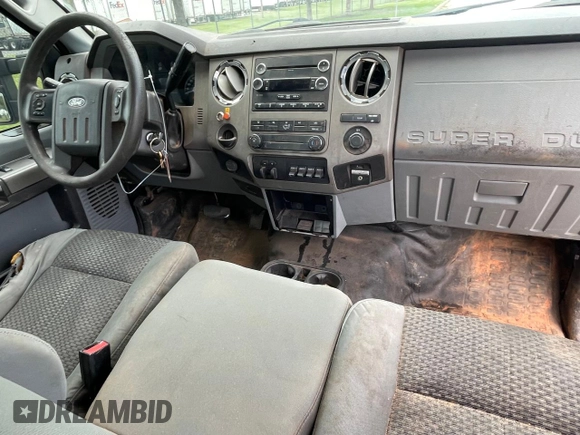 2014 Ford F-450 with VIN 1FDUF4GT5EEA92994, listed as a Copart auction lot 59019495 with 313,438 mi miles and Clean title. Bid and sale history available at DreamBid. Image 9.