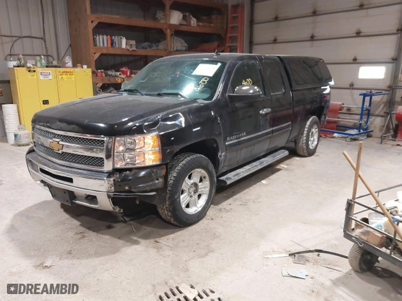 2013 Chevrolet Silverado 1500 LT with VIN 1GCRKSE78DZ252664, listed as a IAAI auction lot 41374600 with 180,462 mi miles. Bid and sale history available at carsss.com. Image 17.