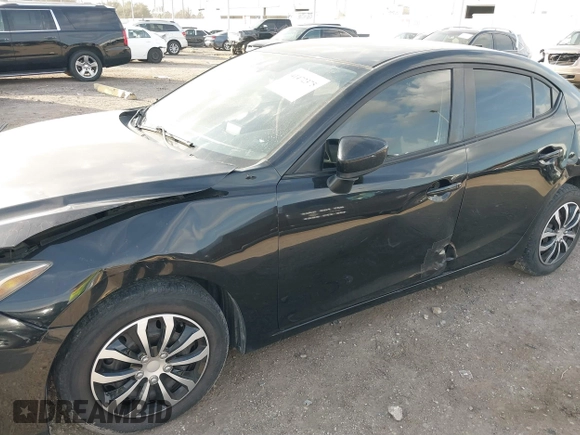 2015 Mazda 3 i SV with VIN JM1BM1T76F1262569, listed as a IAAI auction lot 41472375 with 89,932 mi miles. Bid and sale history available at carsss.com. Image 6.