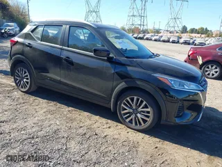 2023 Nissan Kicks SV with VIN 3N1CP5CV9PL558393, listed as a IAAI auction lot 40697756 with 31,375 mi miles. Bid and sale history available at carsss.com. Image 1.