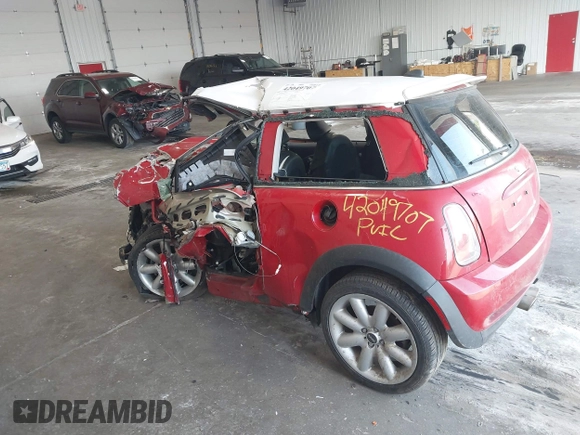 2006 MINI Hardtop S with VIN WMWRE33536TL20807, listed as a IAAI auction lot 42049707 with Not provided miles and . Bid and sale history available at DreamBid. Image 3.