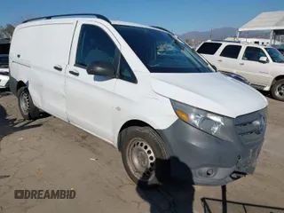 2016 Mercedes-Benz Metris Cargo with VIN WD3PG2EA1G3100067, listed as a IAAI auction lot 41637257 with 571,601 mi miles. Bid and sale history available at carsss.com. Image 1.