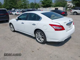 2009 Nissan Maxima S z VIN 1N4AA51E59C861653, wystawiony jako IAAI lot #42467806 z przebiegiem 207 001 mil mil oraz . Historia ofert i sprzedaży dostępna na DreamBid. Obrazek 3.