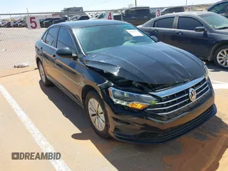 2020 Volkswagen Jetta S z VIN 3VWCB7BU9LM059871, wystawiony jako IAAI lot #42163377 z przebiegiem 69 606 mil mil oraz . Historia ofert i sprzedaży dostępna na DreamBid. Obrazek 1.