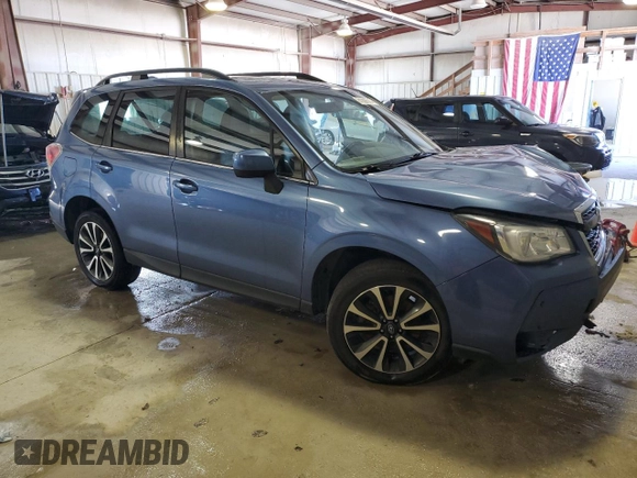 2018 Subaru Forester Premium with VIN JF2SJGEC8JH556577, listed as a Copart auction lot 81098514 with 82,777 mi miles and Salvage Title. Bid and sale history available at carsss.com. Image 4.