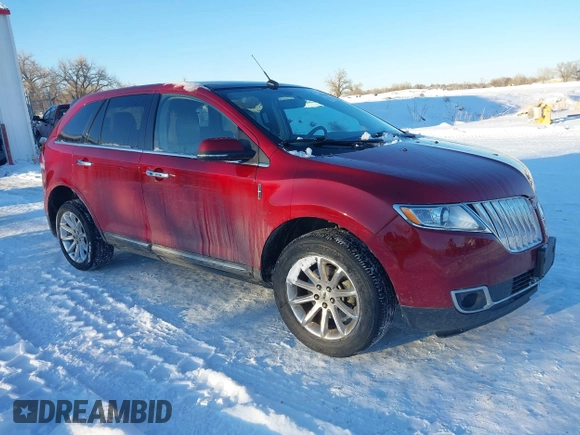 2013 Lincoln MKX z VIN 2LMDJ8JK3DBL40826, wystawiony jako IAAI lot #41522140 z przebiegiem 125 237 mil mil oraz . Historia ofert i sprzedaży dostępna na DreamBid. Obrazek 1.