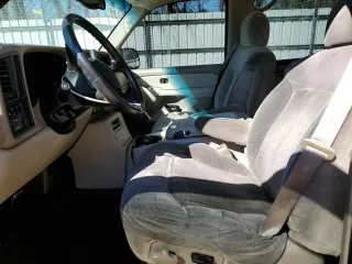 2001 Chevrolet Suburban LS with VIN 1GNEC16T61J224445, listed as a Copart auction lot 45307545 with 353,264 mi miles and Salvage Title. Bid and sale history available at carsss.com. Image 7.