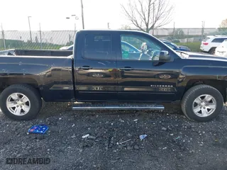 2018 Chevrolet Silverado 1500 LT with VIN 1GCVKREC4JZ159477, listed as a IAAI auction lot 41941311 with 1 mi miles. Bid and sale history available at carsss.com. Image 13.