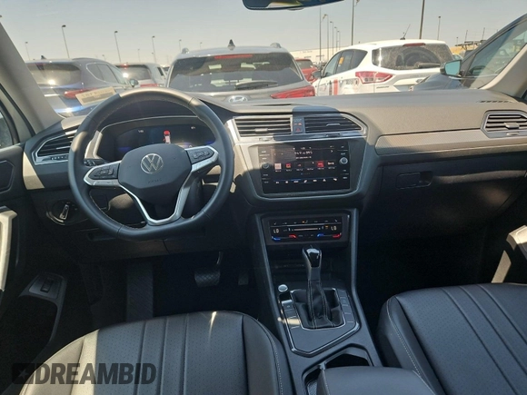 2024 Volkswagen Tiguan SE с VIN 3VV3B7AX0RM096462, выставлен на аукционе IAAI как лот 42844462 с пробегом 33 442 миль миль и . История ставок и продаж доступна на DreamBid. Изображение 47.