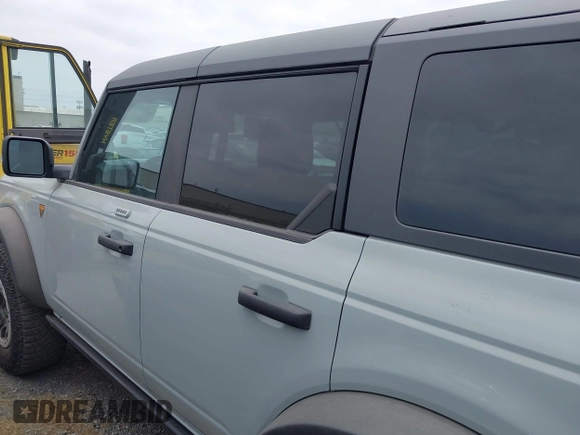 2023 Ford Bronco с VIN 1FMEE5DP0PLA97359, выставлен на аукционе IAAI как лот 42130581 с пробегом 32 335 миль миль и . История ставок и продаж доступна на DreamBid. Изображение 15.