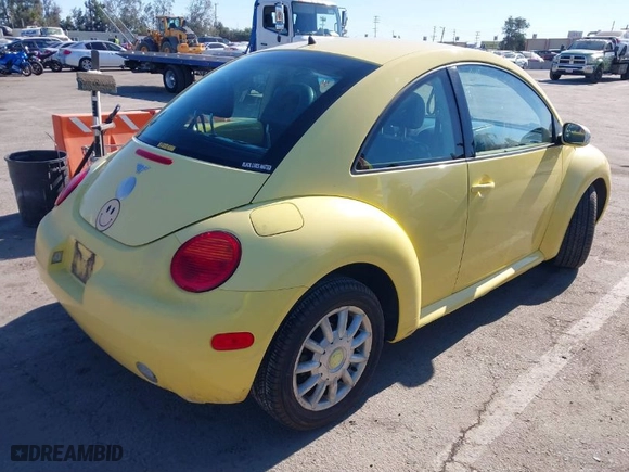 2004 Volkswagen New Beetle GLS with VIN 3VWCK21C24M401156, listed as a IAAI auction lot 41301576 with 137,591 mi miles. Bid and sale history available at carsss.com. Image 4.