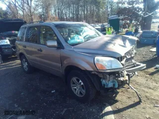 2004 Honda Pilot EX with VIN 2HKYF18624H575774, listed as a IAAI auction lot 39404689 with 1 mi miles. Bid and sale history available at carsss.com. Image 1.