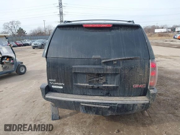 2010 GMC Yukon Denali with VIN 1GKUCEEF0AR181315, listed as a IAAI auction lot 41464181 with 186,005 mi miles. Bid and sale history available at carsss.com. Image 16.