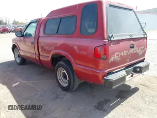 1996 Chevrolet S-10 with VIN 1GCCS1448TK120616, listed as a IAAI auction lot 41840605 with 251,506 mi miles and . Bid and sale history available at DreamBid. Image 3.