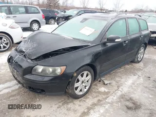 2007 Volvo V50 2.4L with VIN YV1MW382872316147, listed as a IAAI auction lot 41547724 with 275,033 mi miles. Bid and sale history available at carsss.com. Image 2.
