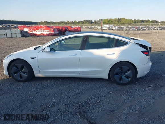 2019 Tesla Model 3 Mid Range z VIN 5YJ3E1EA8KF464681, wystawiony jako IAAI lot #42072104 z przebiegiem 83 451 mil mil oraz . Historia ofert i sprzedaży dostępna na DreamBid. Obrazek 14.