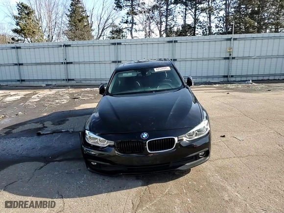 2018 BMW 3 Series 320i xDrive with VIN WBA8A3C59JA357713, listed as a Copart auction lot 42539945 with 0 mi miles and Salvage Title. Bid and sale history available at carsss.com. Image 10.
