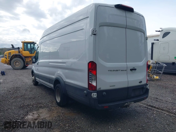 2019 Ford Transit Cargo with VIN 1FTBF4XG4KKB77787, listed as a IAAI auction lot 41829546 with 201,282 mi miles. Bid and sale history available at carsss.com. Image 3.
