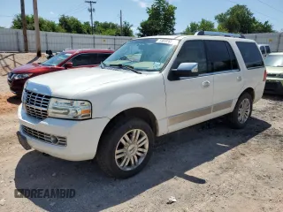 2008 Lincoln Navigator z VIN 5LMFU28578LJ08113, wystawiony jako Copart lot #59819265 z przebiegiem 214 488 mil mil oraz Czysty tytuł • Clean title. Historia ofert i sprzedaży dostępna na DreamBid. Obrazek 1.