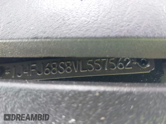 1997 Jeep Cherokee Sport with VIN 1J4FJ68S8VL557562, listed as a IAAI auction lot 42157736 with Not provided miles and . Bid and sale history available at DreamBid. Image 9.