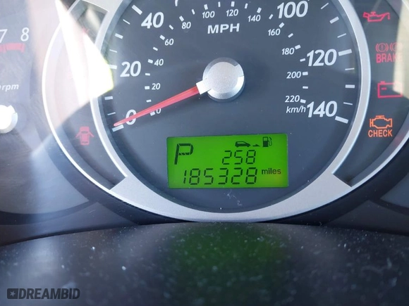 2006 Hyundai Tucson GLS with VIN KM8JN72D46U261305, listed as a IAAI auction lot 41718200 with 185,328 mi miles. Bid and sale history available at carsss.com. Image 7.