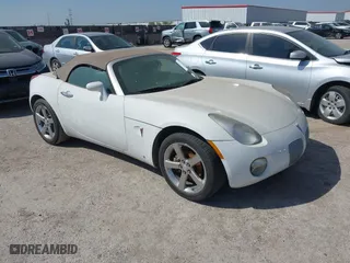 2007 Pontiac Solstice with VIN 1G2MB35B87Y124914, listed as a IAAI auction lot 41876361 with 104,490 mi miles. Bid and sale history available at carsss.com. Image 1.