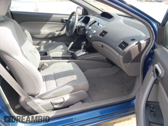 2008 Honda Civic Cpe LX with VIN 2HGFG12648H535418, listed as a IAAI auction lot 42040685 with 196,183 mi miles. Bid and sale history available at carsss.com. Image 5.