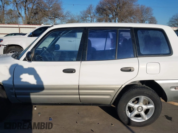 2000 Toyota RAV4 с VIN JT3GP10V1Y0044892, выставлен на аукционе IAAI как лот 41148809 с пробегом 220 848 миль миль и . История ставок и продаж доступна на DreamBid. Изображение 14.