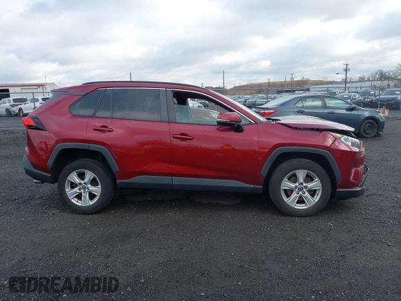 2020 Toyota RAV4 XLE with VIN 2T3P1RFV4LW115588, listed as a IAAI auction lot 40821216 with 60,697 mi miles. Bid and sale history available at carsss.com. Image 13.