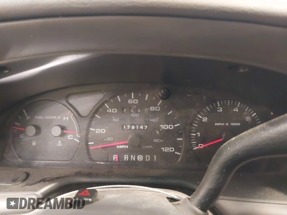 2003 Ford Taurus SE Standard z VIN 1FAFP53UX3G167579, wystawiony jako IAAI lot #42140606 z przebiegiem 178 147 mil mil oraz . Historia ofert i sprzedaży dostępna na DreamBid. Obrazek 7.