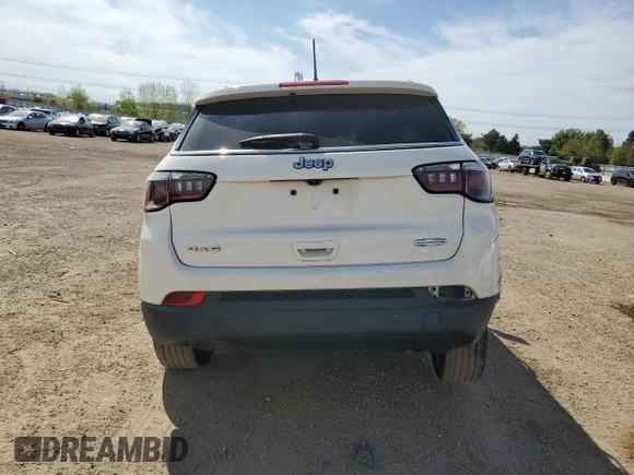 2019 Jeep Compass Latitude z VIN 3C4NJDBB4KT704264, wystawiony jako Copart lot #56062825 z przebiegiem 59 078 mil mil oraz Szkoda całkowita • Salvage title. Historia ofert i sprzedaży dostępna na DreamBid. Obrazek 6.