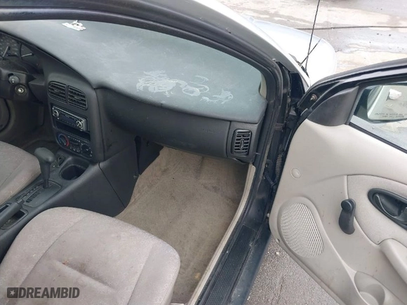 2002 Saturn SL with VIN 1G8ZH52872Z262235, listed as a IAAI auction lot 41424144 with 164,498 mi miles. Bid and sale history available at carsss.com. Image 5.