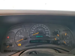 2003 Chevrolet Silverado 1500HD LS z VIN 1GCGC13U93F124103, wystawiony jako Copart lot #87912555 z przebiegiem 286 357 mil mil oraz Czysty tytuł • Clean title. Historia ofert i sprzedaży dostępna na DreamBid. Obrazek 9.