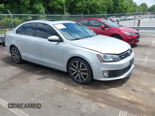 2013 Volkswagen Jetta GLI Autobahn z VIN 3VW5A7AJXDM226453, wystawiony jako IAAI lot #42319595 z przebiegiem 137 948 mil mil oraz . Historia ofert i sprzedaży dostępna na DreamBid. Obrazek 1.