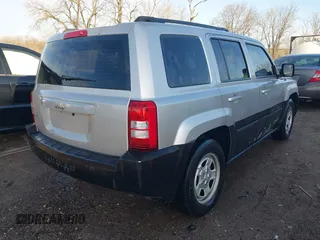 2010 Jeep Patriot Sport z VIN 1J4NF2GB2AD547301, wystawiony jako IAAI lot #41800894 z przebiegiem 147 351 mil mil oraz . Historia ofert i sprzedaży dostępna na DreamBid. Obrazek 4.