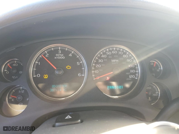 2007 Chevrolet Suburban LT with VIN 3GNFC16097G241714, listed as a Copart auction lot 42155195 with 307,414 mi miles and Salvage Title. Bid and sale history available at carsss.com. Image 9.
