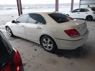 2008 Acura RL Tech Pkg with VIN JH4KB16668C002543, listed as a IAAI auction lot 40865147 with 178,365 mi miles. Bid and sale history available at carsss.com. Image 3.