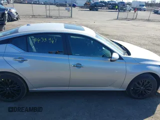 2025 Nissan Altima SV with VIN 1N4BL4DW9SN361566, listed as a IAAI auction lot 41675964 with 1,070 mi miles and . Bid and sale history available at DreamBid. Image 13.