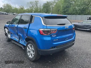 2025 Jeep Compass Sport with VIN 3C4NJDAN5ST528384, listed as a Copart auction lot 56180685 with 4,982 mi miles and Salvage title. Bid and sale history available at DreamBid. Image 3.