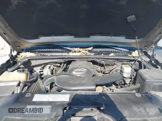 2002 Chevrolet Avalanche with VIN 3GNEK13T52G331996, listed as a IAAI auction lot 42056341 with 283,326 mi miles. Bid and sale history available at carsss.com. Image 10.
