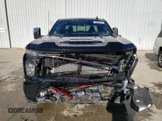 2022 Chevrolet Silverado 3500HD High Country with VIN 2GC4YVEY5N1226357, listed as a Copart auction lot 41872035 with 10,950 mi miles and Clean Title. Bid and sale history available at carsss.com. Image 5.