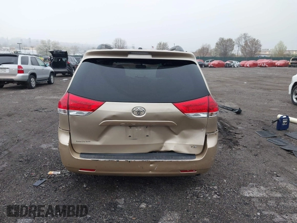 2011 Toyota Sienna LE AAS with VIN 5TDKK3DC9BS089379, listed as a IAAI auction lot 41943062 with 245,778 mi miles. Bid and sale history available at carsss.com. Image 16.