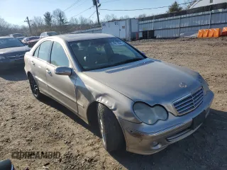 2005 Mercedes-Benz C 240 with VIN WDBRF81J05F680044, listed as a Copart auction lot 88118585 with Not Provided miles and Salvage Title. Bid and sale history available at DreamBid. Image 4.