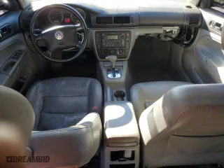 2003 Volkswagen Passat GLS with VIN WVWPD63B73P356279, listed as a Copart auction lot 81892844 with 276,850 mi miles and Salvage Title. Bid and sale history available at carsss.com. Image 8.