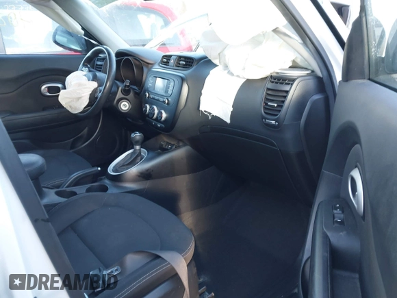 2016 Kia Soul with VIN KNDJN2A2XG7407133, listed as a IAAI auction lot 41650137 with 40,285 mi miles. Bid and sale history available at carsss.com. Image 5.
