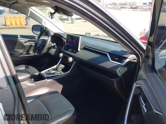 2024 Toyota RAV4 Hybrid XLE Premium with VIN 2T3B6RFV5RW058841, listed as a IAAI auction lot 41992425 with 22,073 mi miles and . Bid and sale history available at DreamBid. Image 5.