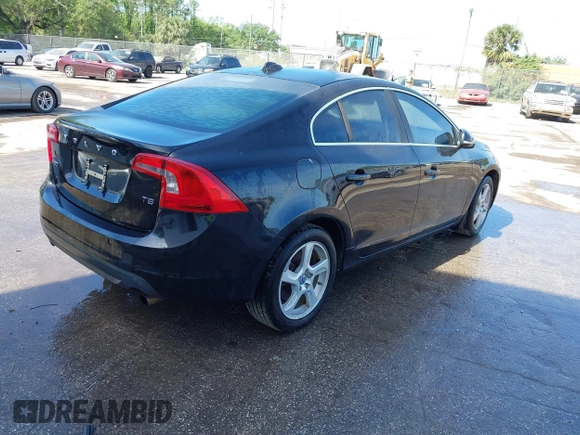 2012 Volvo S60 T5 с VIN YV1622FS2C2092353, выставлен на аукционе IAAI как лот 41872196 с пробегом Не указан миль и . История ставок и продаж доступна на DreamBid. Изображение 4.