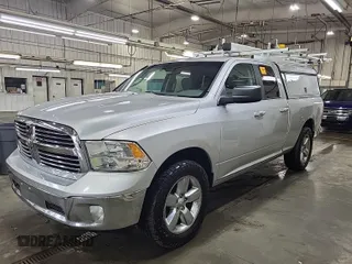 2013 Ram 1500 SLT z VIN 1C6RR7GT8DS695903, wystawiony jako IAAI lot #42557303 z przebiegiem 111 147 mil mil oraz . Historia ofert i sprzedaży dostępna na DreamBid. Obrazek 48.