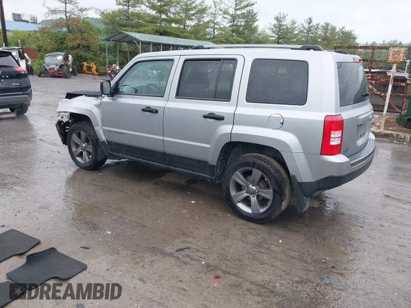 2017 Jeep Patriot Sport SE with VIN 1C4NJPBA2HD118671, listed as a IAAI auction lot 42356680 with 129,497 mi miles and . Bid and sale history available at DreamBid. Image 3.