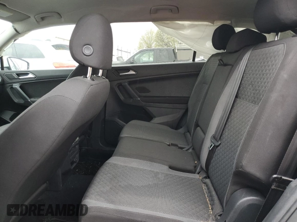 2018 Volkswagen Tiguan S z VIN 3VV1B7AXXJM056479, wystawiony jako Copart lot #53113125 z przebiegiem 99 367 mil mil oraz Szkoda całkowita • Salvage title. Historia ofert i sprzedaży dostępna na DreamBid. Obrazek 11.